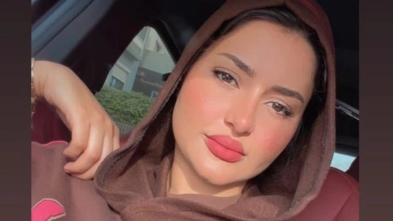 أناقة ملفتة زوجة زيزو تخطف قلوب المتابعين بملابس محتشمة